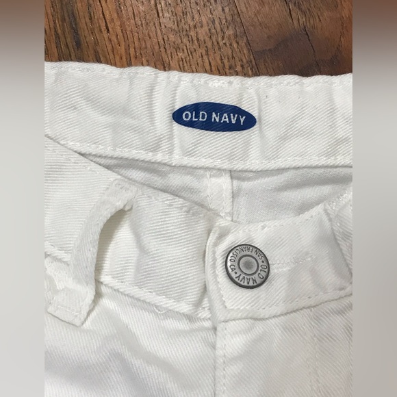 Old Navy White Denim Jean Shorts 
Small 6 / 7 Girls 
Elastic Adjustable Waist - Picture 7 of 11
